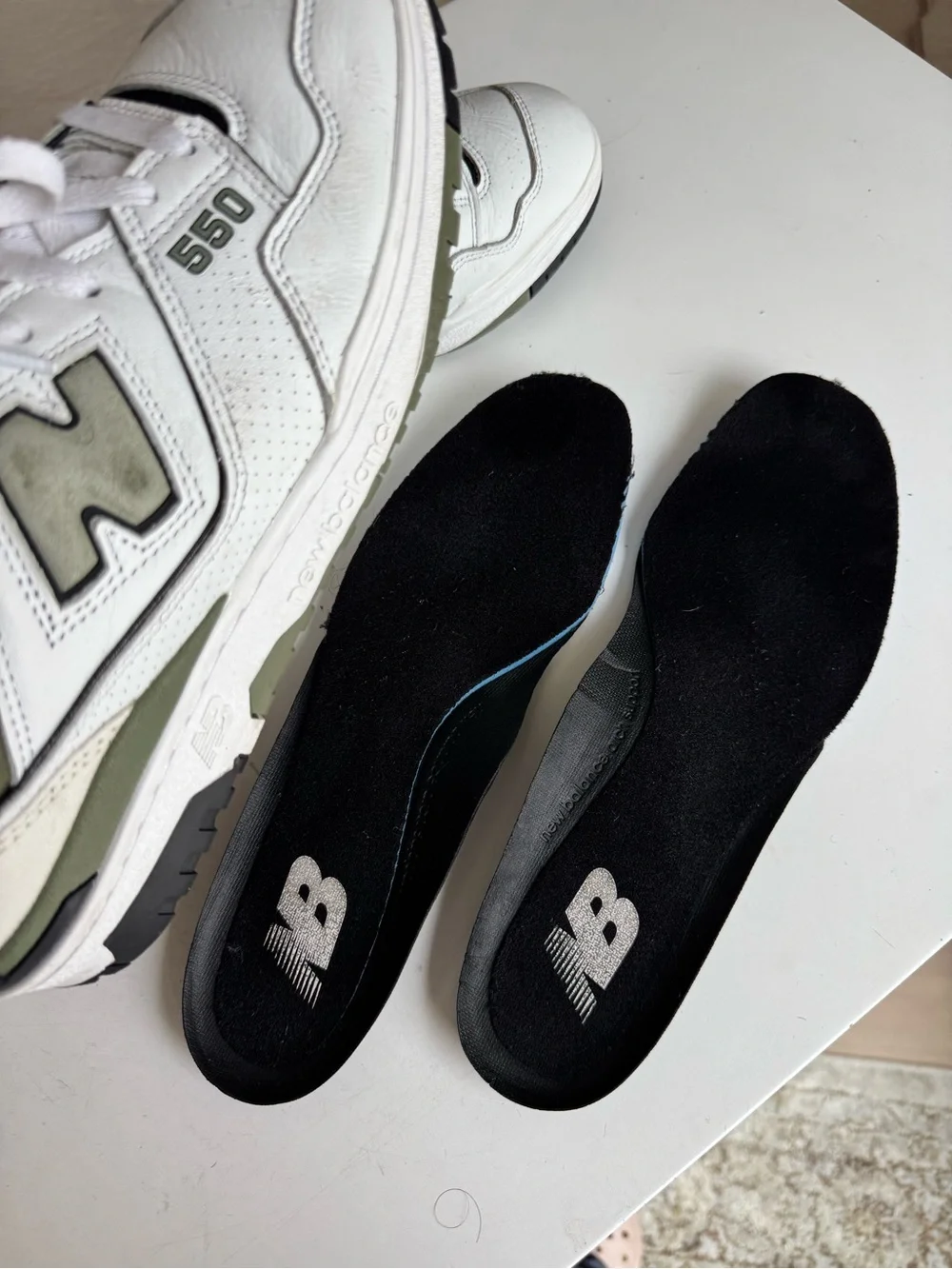 NEW BALANCE 550 WHITE & OLIVE SNEAKERS — SIZE 11.5